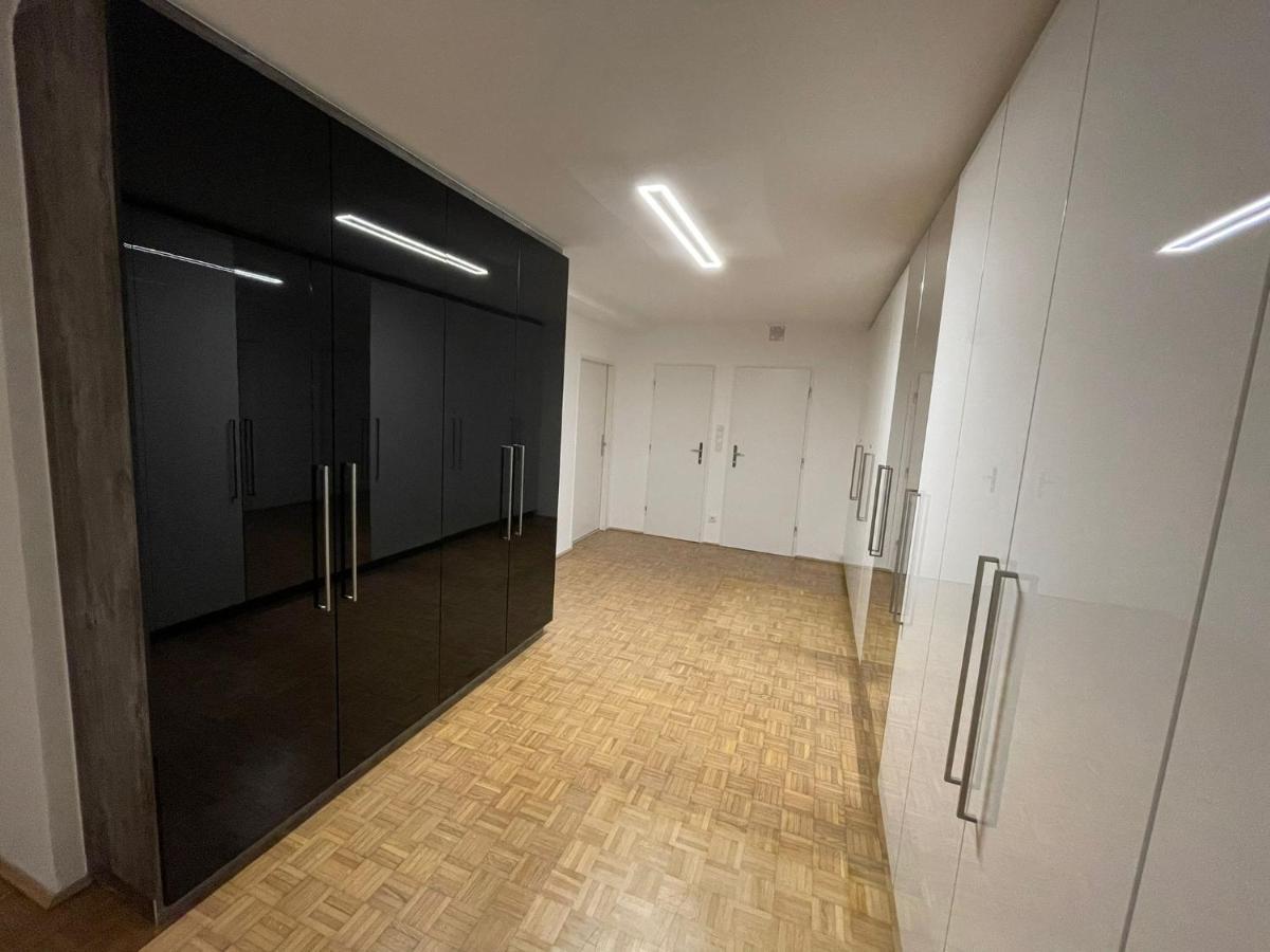 Refaeli 1020 Wien